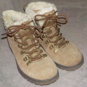 Winter low rise boots